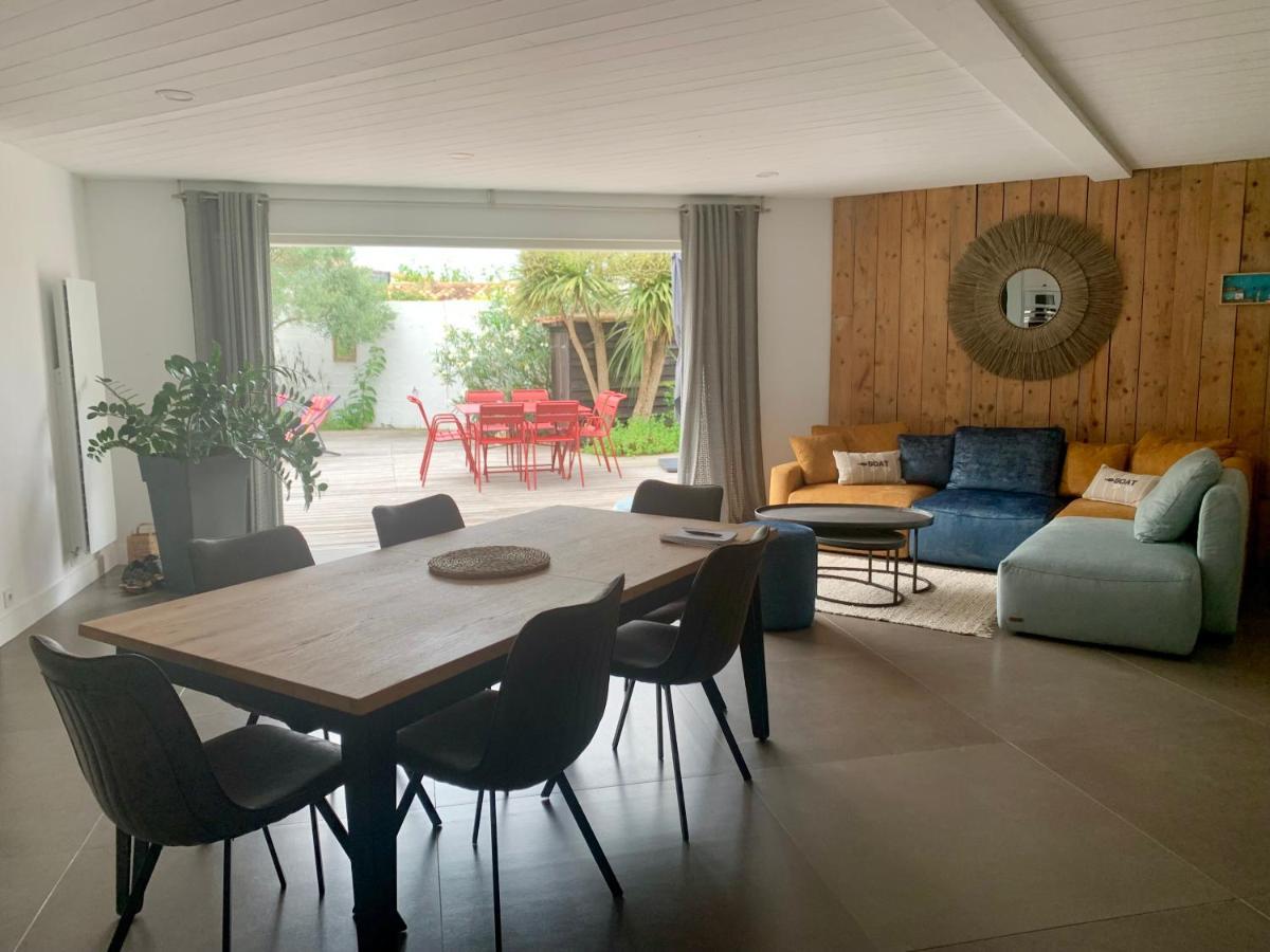 La Passerelle Grande Maison Avec Piscine Chauffee Holiday home Rivedoux-Plage